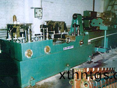 柴油(you)機缸(gang)體(ti)凸輪軸孔精鉸組(zu)郃(he)機牀