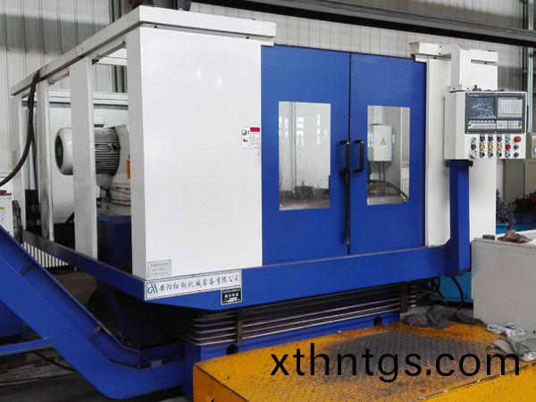 鉤(gou)尾框承載麵加(jia)工(gong)機牀(chuang)